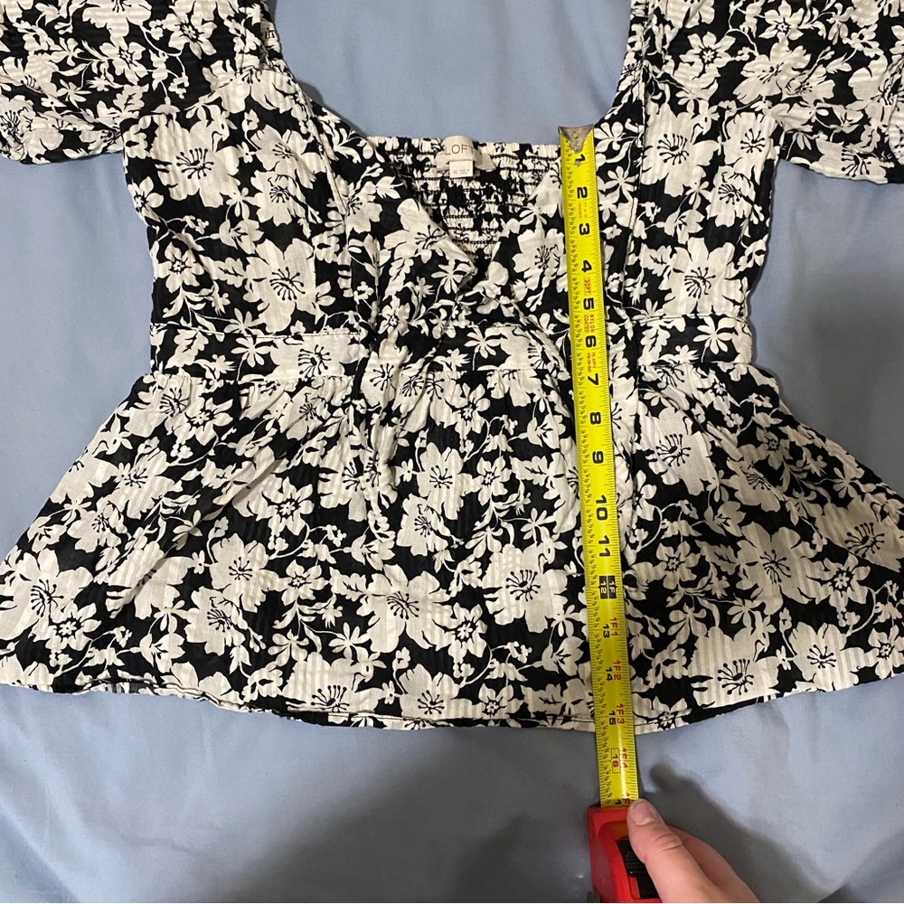 LOFT - Women’s Floral Square-Neck Peplum Top in Black and Cream - Picture 4 of 7